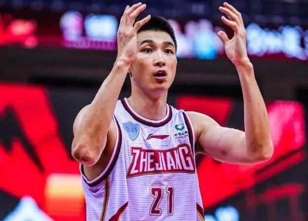 诺丁汉森林的高层已经被警告，如果不尽快解决这个问题，可能会导致采取进一步的行动。